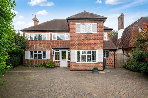 72 Downs Wood, Epsom, KT18 5UL