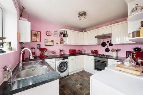 3 bedroom terraced house for sale, Parkhurst, Epsom