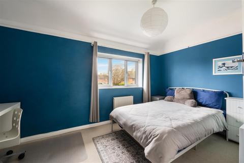 22 Parkhurst, Epsom, KT19 8QZ