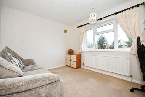 17 Ashgate Valley Road, Chesterfield, S40 4AX