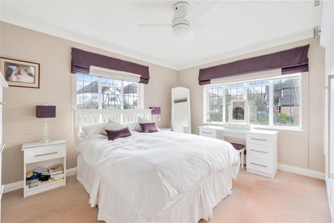 10 Cedar Hill, Epsom, KT18 7BP