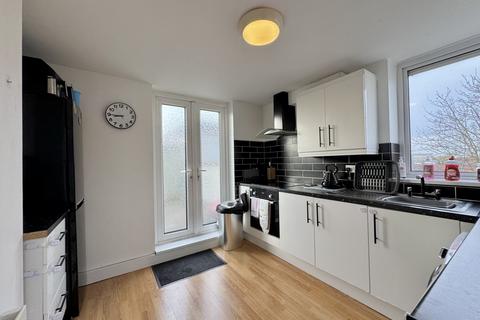 2 bedroom maisonette for sale, East Street, Southend-on-Sea, Essex, SS2