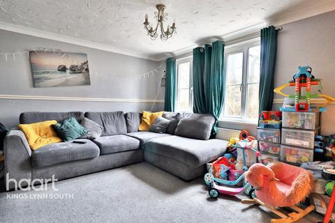 3 bedroom end of terrace house for sale, Wallace Close, King's Lynn