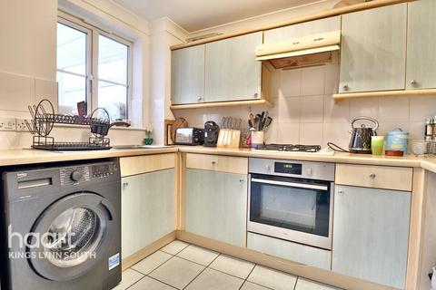 3 bedroom end of terrace house for sale, Wallace Close, King's Lynn