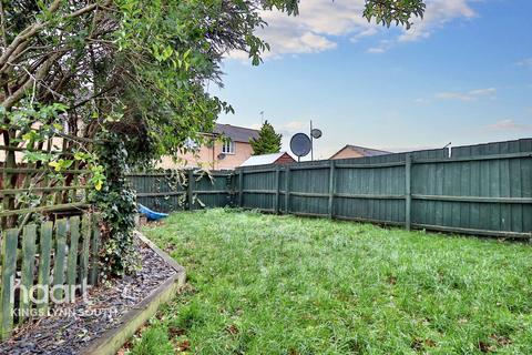 3 bedroom end of terrace house for sale, Wallace Close, King's Lynn