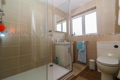 5 Barnstone Vale, Wakefield, WF1 4TJ