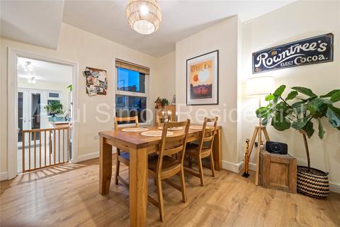 4 bedroom terraced house for sale, Bury Road, Wood Green, London, N22