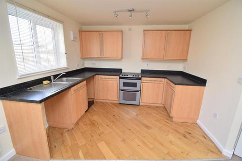 2 bedroom ground floor flat for sale, Lapwing View, Horbury WF4