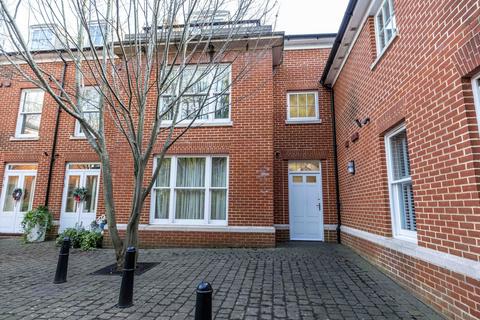 2 bedroom flat for sale, New Dover Road, The Mews Apartments, CT1