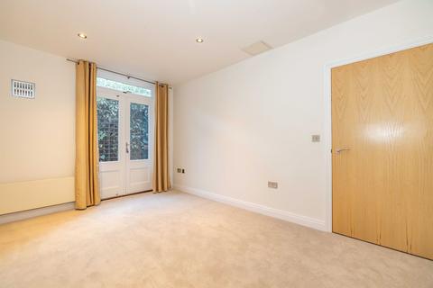 2 bedroom flat for sale, New Dover Road, The Mews Apartments, CT1