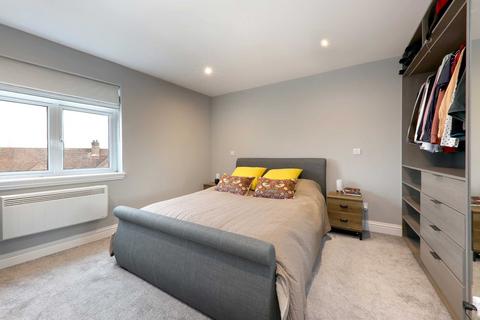 1 bedroom duplex for sale, Burkes Road, Beaconsfield, Buckinghamshire, HP9