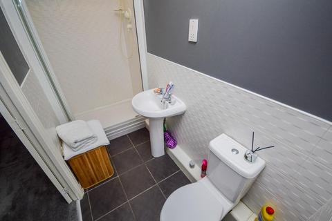 9, Birch Apartments Chaloner Grove, Wakefield, WF1 4ST