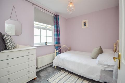 9, Birch Apartments Chaloner Grove, Wakefield, WF1 4ST
