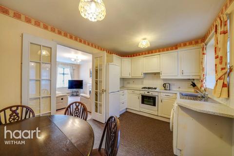 11 Clayshotts Drive, Witham, CM8 1XQ
