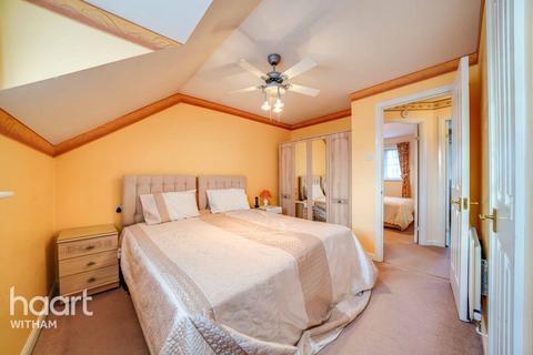 11 Clayshotts Drive, Witham, CM8 1XQ