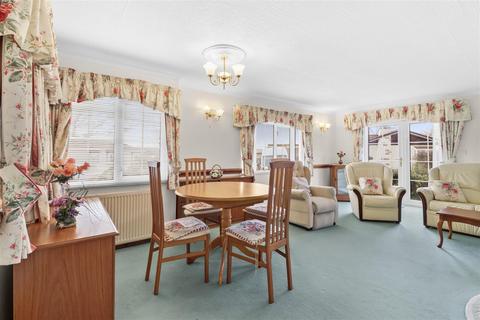 3 bedroom park home for sale, Deanland Wood Park, Golden Cross, Hailsham