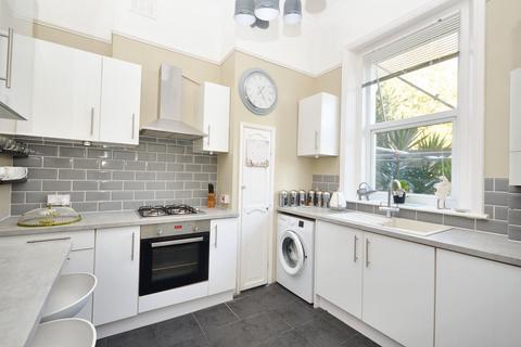 2 bedroom flat for sale, Trinity Crescent, Folkestone CT20