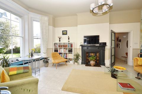 2 bedroom flat for sale, Trinity Crescent, Folkestone CT20