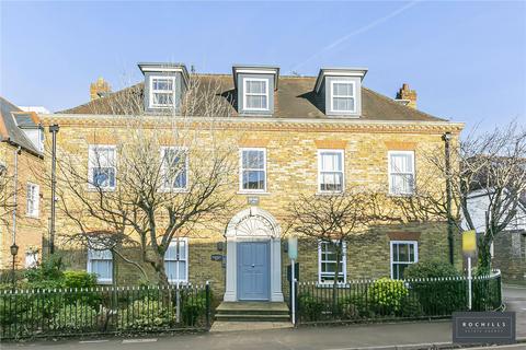 2 bedroom apartment for sale, Baker Street, Weybridge, Surrey, KT13