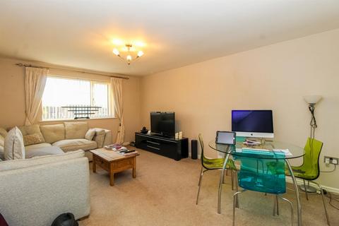 2 bedroom flat for sale, Ashwood Court, Gawthorpe WF5