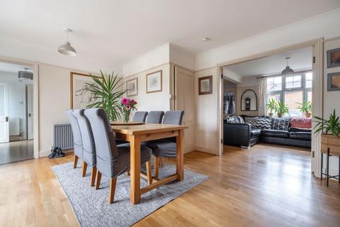 4 bedroom end of terrace house for sale, Park Crescent, Midhurst, GU29