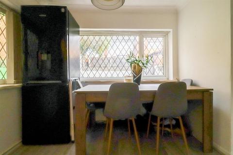 3 bedroom end of terrace house for sale, Healey View, Ossett WF5