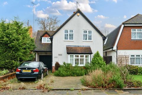 Woodlands Drive, Sunbury-On-Thames, TW16