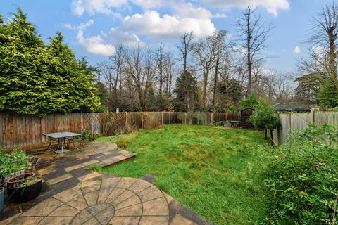 4 bedroom detached house for sale, Woodlands Drive, Sunbury-On-Thames, TW16