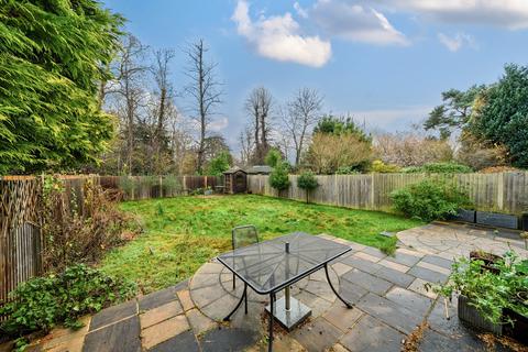 4 bedroom detached house for sale, Woodlands Drive, Sunbury-On-Thames, TW16