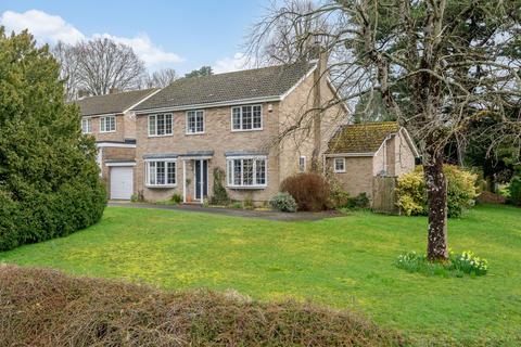 1 Guillards Oak, Midhurst, GU29 9JZ