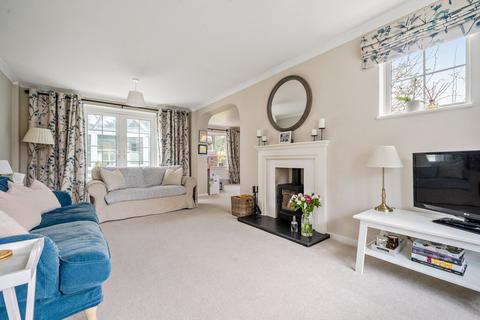 1 Guillards Oak, Midhurst, GU29 9JZ