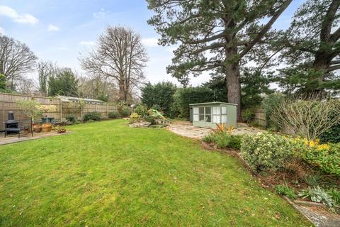 1 Guillards Oak, Midhurst, GU29 9JZ