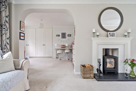 1 Guillards Oak, Midhurst, GU29 9JZ