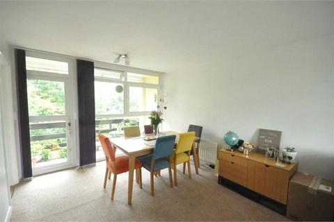 3 bedroom apartment for sale, St Vincent Road, WALTON-ON-THAMES, Surrey, KT12