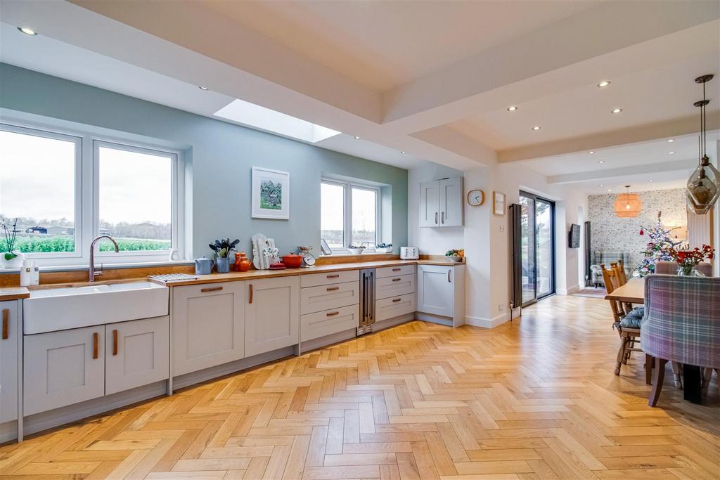 Open plan kitchen living diner