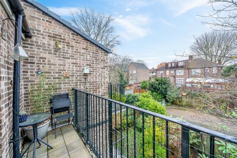 1 bedroom flat for sale, Lupton Close, London