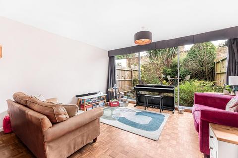 3 bedroom terraced house for sale, Hennel Close, London, SE23 2NT