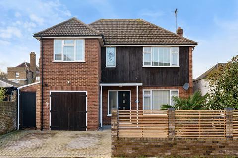 4 bedroom detached house for sale, Wadham Close, Shepperton, TW17