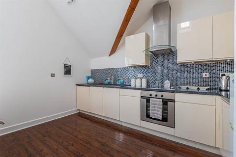 2 bedroom house for sale, Ashgrove Court, Cardiff CF24