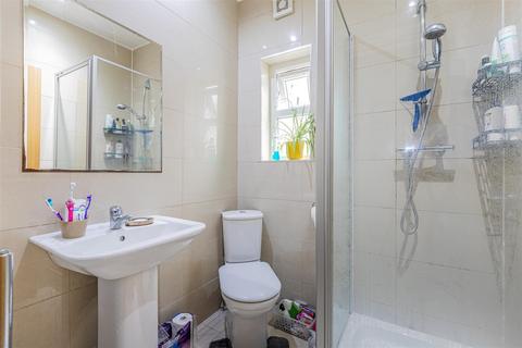 2 bedroom flat for sale, Ninian Road, Cardiff CF23