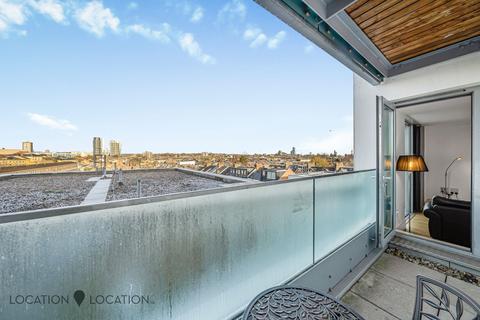 1 bedroom flat for sale, Highbury Stadium Square, London, N5