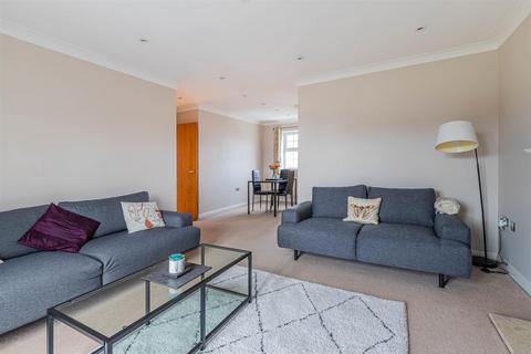 2 bedroom apartment for sale, Doe Close, Penylan CF23