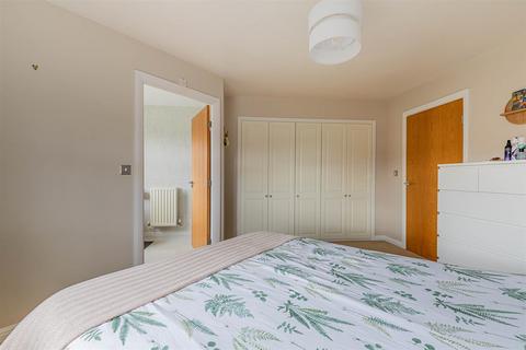 62 Doe Close, Penylan, Cardiff, CF23 9HJ
