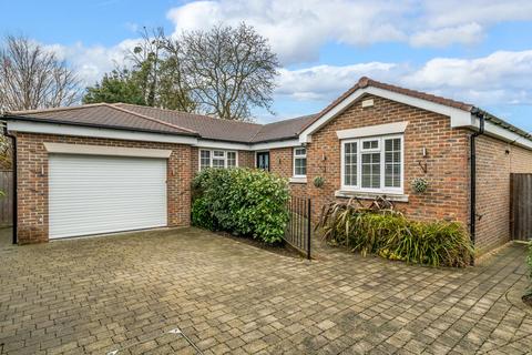 2 bedroom bungalow for sale, Russington Road, Shepperton, TW17