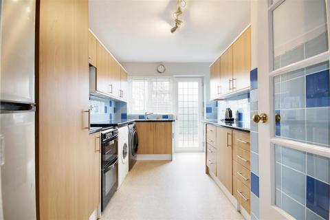 9 Perram Close, Broxbourne, EN10 6AT