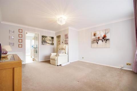 9 Perram Close, Broxbourne, EN10 6AT
