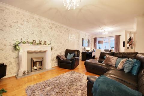 5 bedroom detached house for sale, Spicersfield, Cheshunt