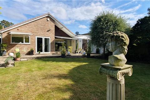 2 Phoenix Drive, Keston, BR2 8HS