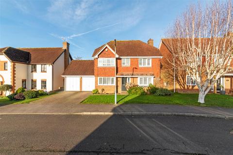 4 bedroom detached house for sale, Ely Gardens, Tonbridge