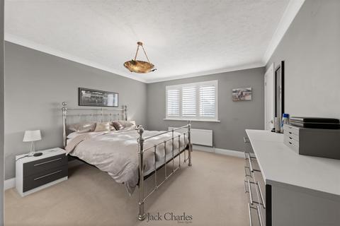 4 bedroom detached house for sale, Ely Gardens, Tonbridge